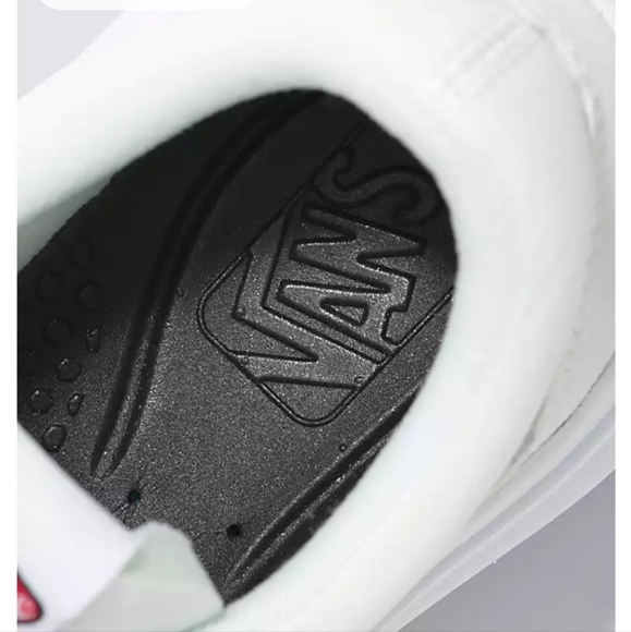 Old Skool Overt CC Shoe VANS- brand new shape* ladies 10 or men's 8.5 - White. - Picture 5 of 11